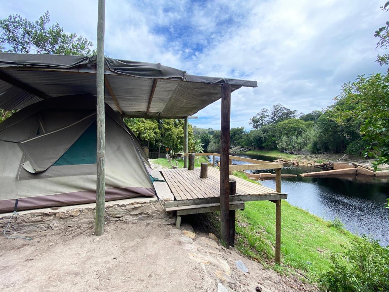 The Riverdeck Accommodation And Backpackers Knysna Zewnętrze zdjęcie